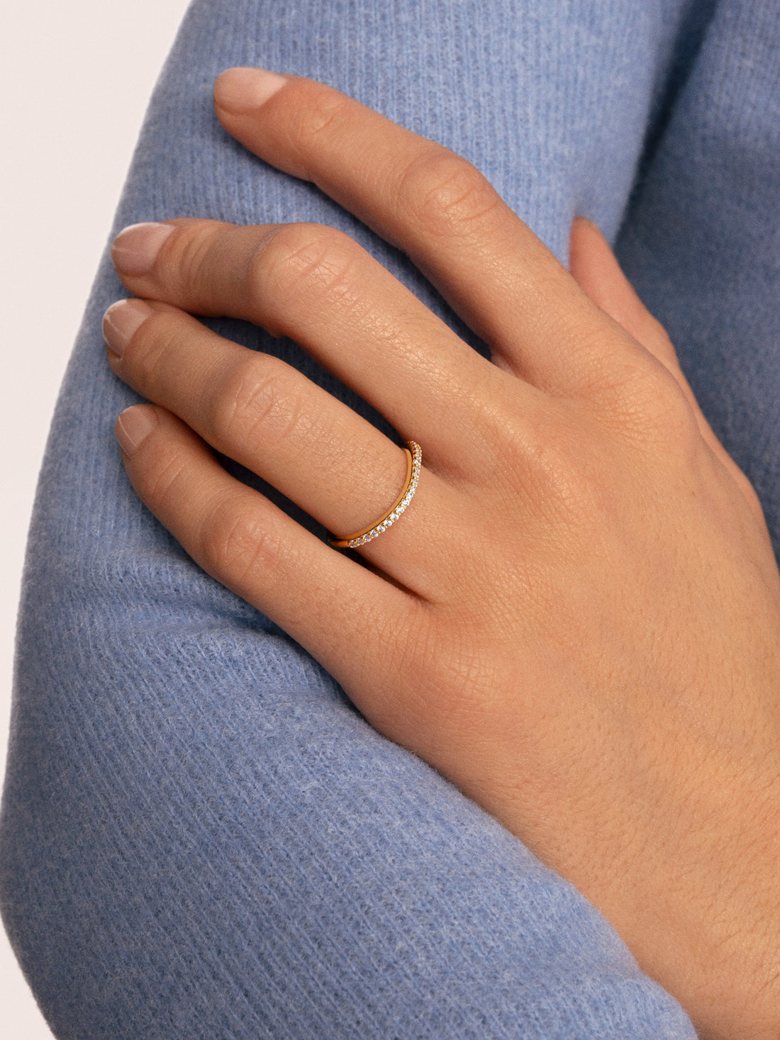 Fine Scarlett White Ring Gold Plated